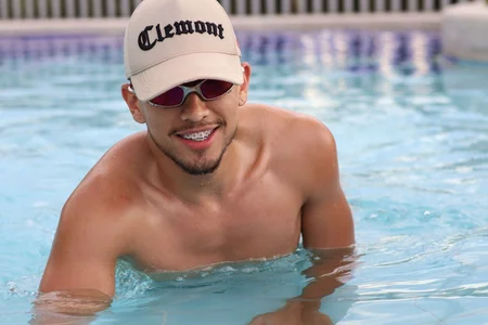 Tanning my body de Aaronfox_x  3 Imagens