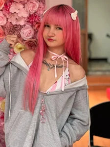 _Charlotte_Collins_ Be silent, let yourself go, and kiss me with your heart 🧸🌸 Pic 3