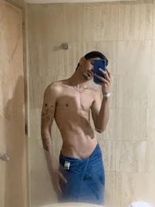 fabrizzio_MontiBathroom 😏 Bild 2