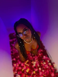 Skin and Fantasy💖 de Raquel_jones  5 Imagens