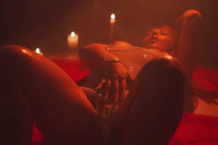 Sophia_turneer Paion In Red❤️‍🔥 Pic 3