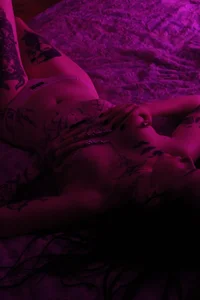P1NKVIBBY violet Pic