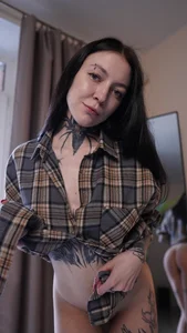 Alise_Eve_ Public  5টি ছবি