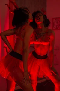 daiana_curlyDon't be shy, fall into the temptation of this sexy demon!图片 7