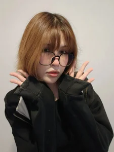 UlaHollars Senppai, look Pic 2