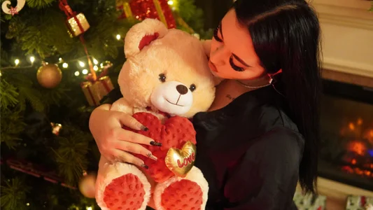 LaraBloom Santa’s favorite temptation 🥵✨🎁 Pic 4