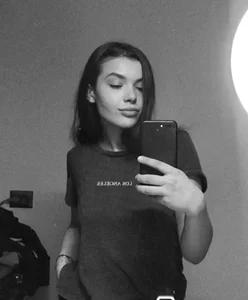 Public de SelenaAllure  5 Imagens