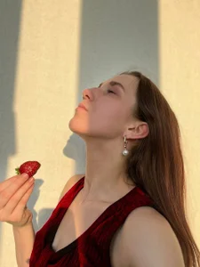 PetraHambelton sexy style Pic 2