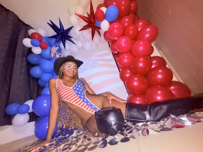 Sunny_Page Stars, Stripes, and Something You Can't Resist Gambar 4