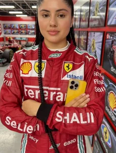 Alicee_Broownn I love cars, Area Pits Foto 3