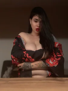 Zdjęcia sandra_eleson bright red lipstick and a kimono: 