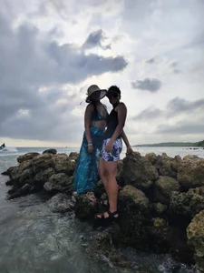 01antoniafranco antonia and antonella Gambar 3