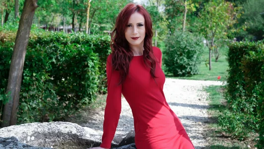 FirstTimePam Sexy in red 사진 2