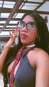 AlayshaJohnson Glasses fetish? Pic 6