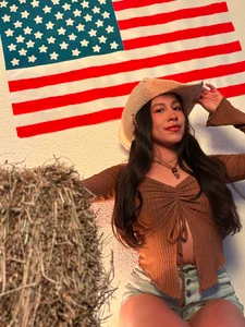 EmiGomez_ ⭐🤠 Your Favorite Fourth of July Cowgirl 🇺🇸 Pic 3