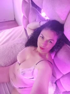 Aliciia_cute1 🔥🔥 Do you like my tits .. ?? 🔥🔥 Immagine  7