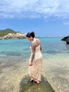 Nathalia_stone_: sweet face and tanned body on the beach🖤 ( 2 фото)