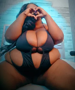 RenataFoxter your queen 🍭🍒 Pic 5