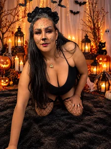 🐈‍⬛ Curves, Claws & Halloween Magic ✨ od Victoria_kyler49  5 snímek