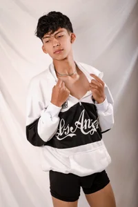 Valentino_Lux Public Pic 5