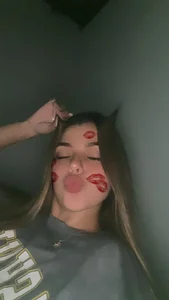 Ninakravis 👄 Gambar