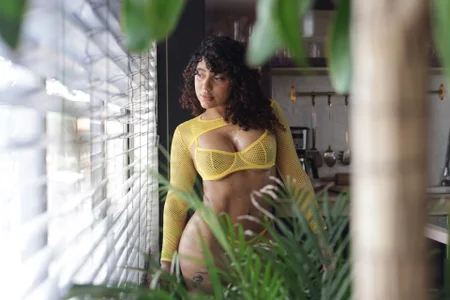 LuckySwagson Do you like yellow? Pic 9