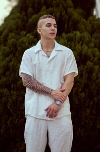 AsmodeoCox White shirt Foto 2