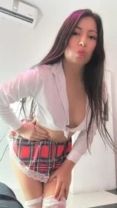 SCHOOL GIRL❤🔥 de ValerieeGrayy  2 Imagens