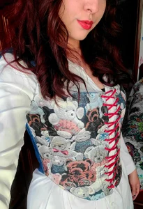 leslyyu Public 사진