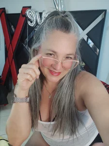Sexy mommy 🥵🔥 od miisevvie_  3 snímek