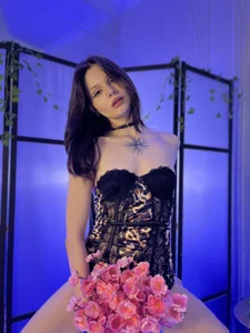 Cindy_Page forbidden fruit Pic 2