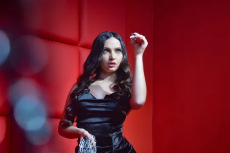 AliceHarper_ Chains Pic 6