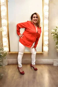 yayita_mature Sexy mature boss in red dress ❤️ Kuva 6