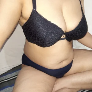 Rubyrosemumbai Public Foto 5