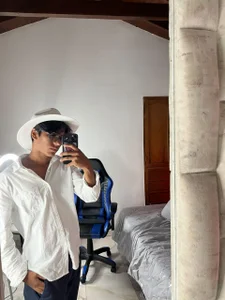 LiamKron The Look รูป 