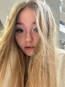 minigirl It's just me 😸 Foto 6