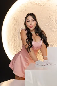 MiaRoberts1 Painting the night pink and serene. Pic 2