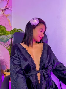 lucyy_latin sexy girl Pic 3