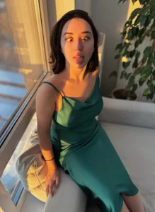 Tiffany_Robinsonのcheck out my new green dressの 3枚の写真