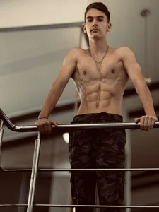 BradyFlint Public Poză 4