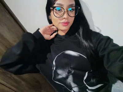 marci_evil so I can see you better 🤓👓 圖片 2