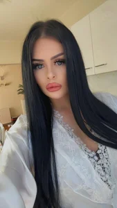 VanessaVale_ Public slika 2