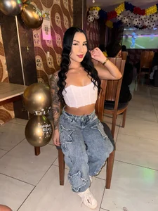 mia_thron Public Pic 3