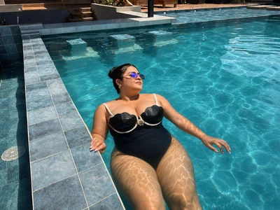A summer afternoon enjoying the sun and the moment is ideal for pleasure, good sex and exciting comp de EmiliBoobss  3 photos