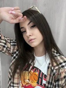 JuliaSert's hug Sex Photo 3