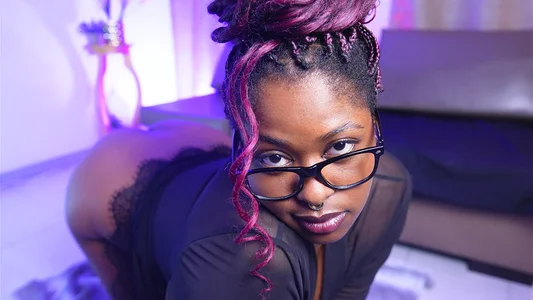 justnala_ Glasses on 🔥👀🫦🤓 Pic 4