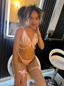 yoselin_lewis1 kullanıcısının sexy latina ♥ kisss lip albümü -  fotoğraf