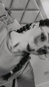 danielamillesI look good in green图片 3