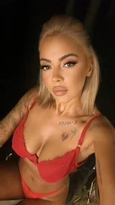 NaomiBlakee's Blonde girl Sex Photo 3