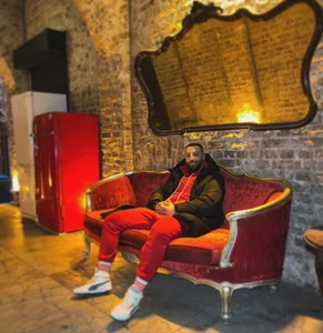 Barcelona, Dubai, Napales, Pompeii, Rome, Corfu, Turkey, Thassos , Budapest, Jordan ,Albany, de MasculineGuy99 Foto 7